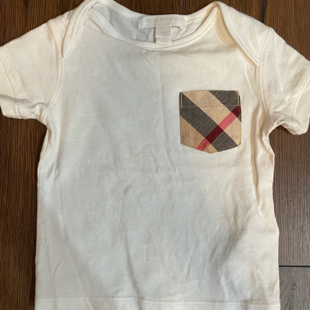 Burberry t-shirt